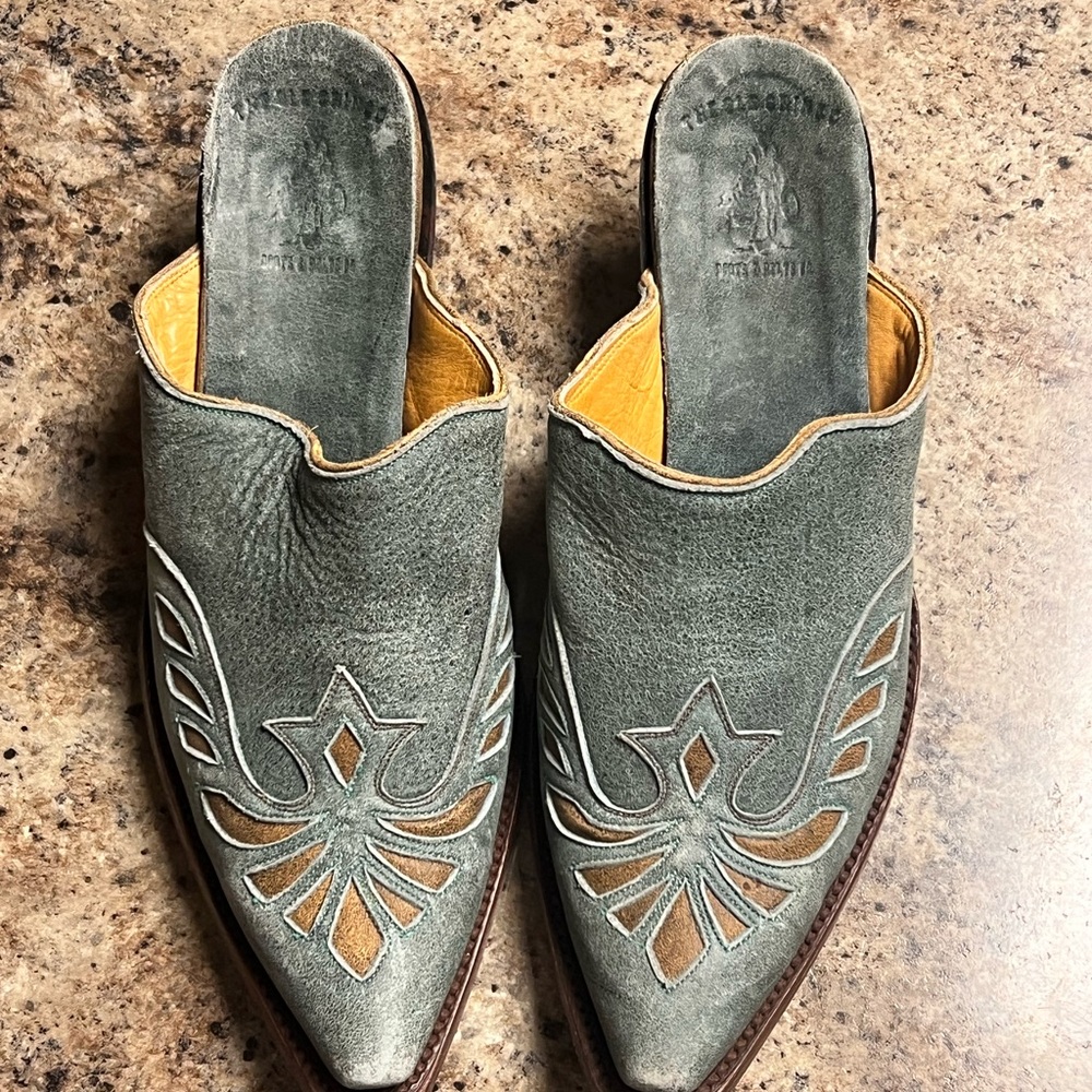 Old Gringo Sage Green Pointed Leather Mule with Tan Insets